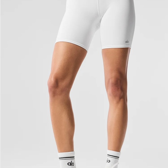 ALO Yoga High-Waist Biker Short 7” - Picture 1 of 3